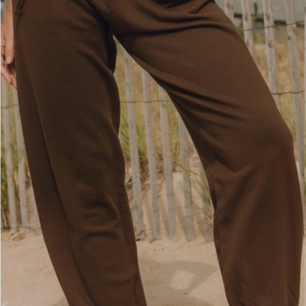 Daily Drills Sweatpants in Brown